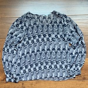 Collective concepts navy and taupe patterned top